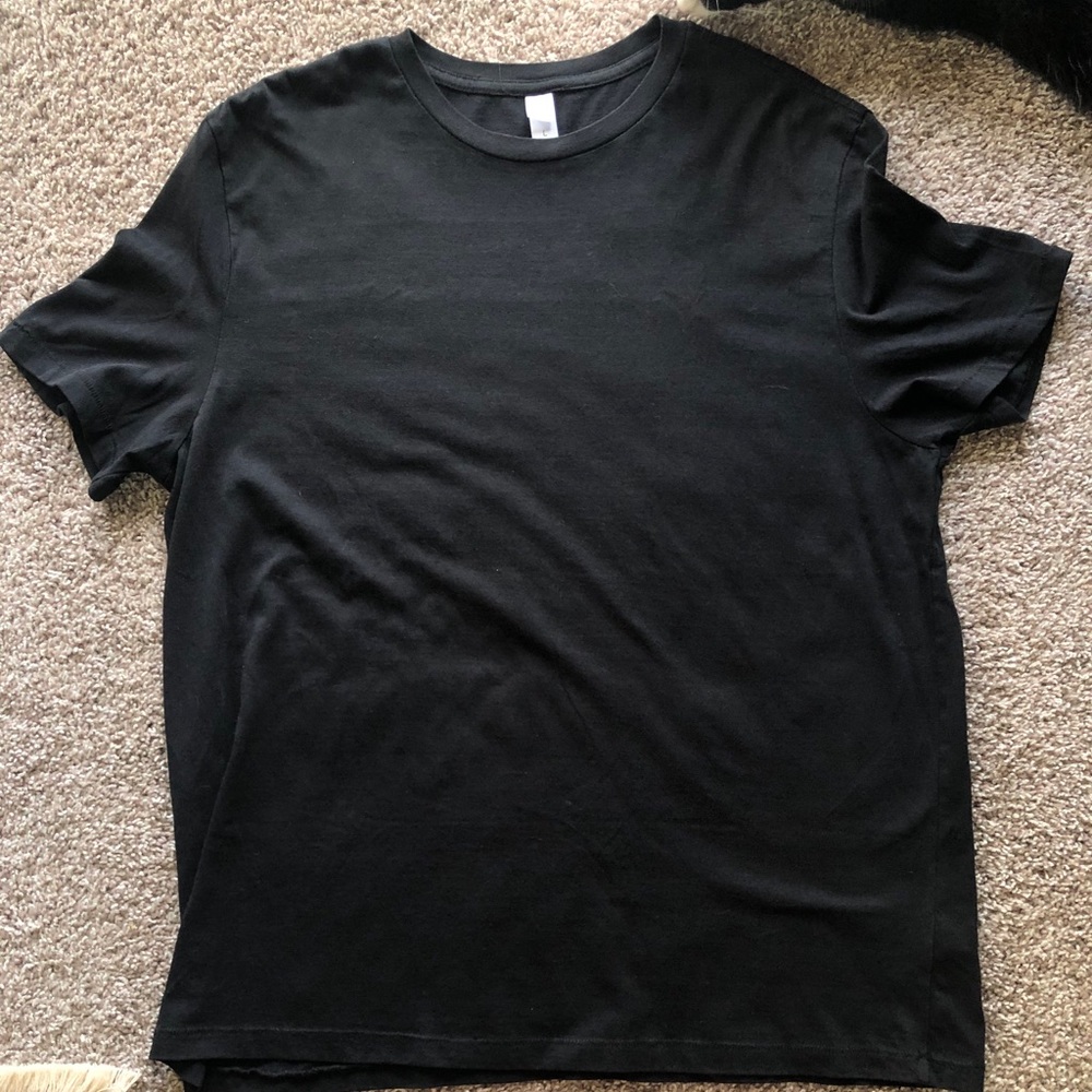 Black Tee